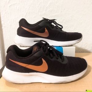 Nike sneaker running shoes 7.5